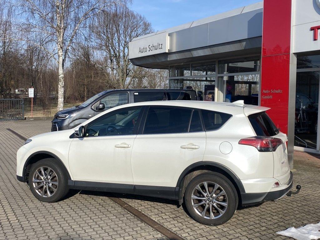 Toyota RAV4 2,0 D-4D NAVI KAMERA WEBASTO KUKA TOYOTA SERVISI POVIJEST, fotografija 4