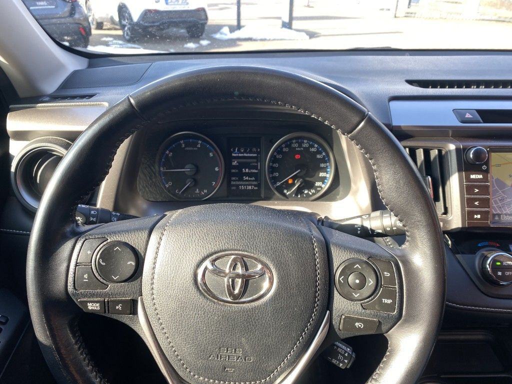 Toyota RAV4 2,0 D-4D NAVI KAMERA WEBASTO KUKA TOYOTA SERVISI POVIJEST, fotografija 6