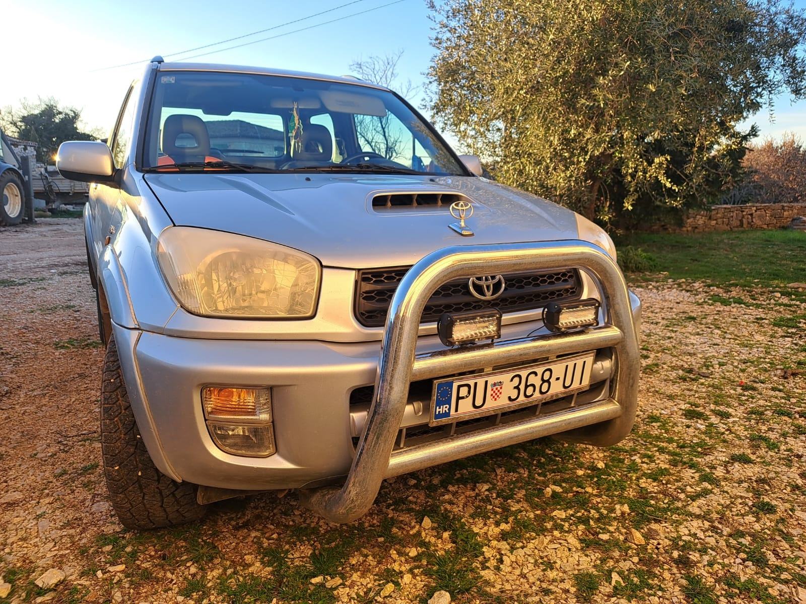 Toyota RAV4 2,0 D-4D, 2002 god.