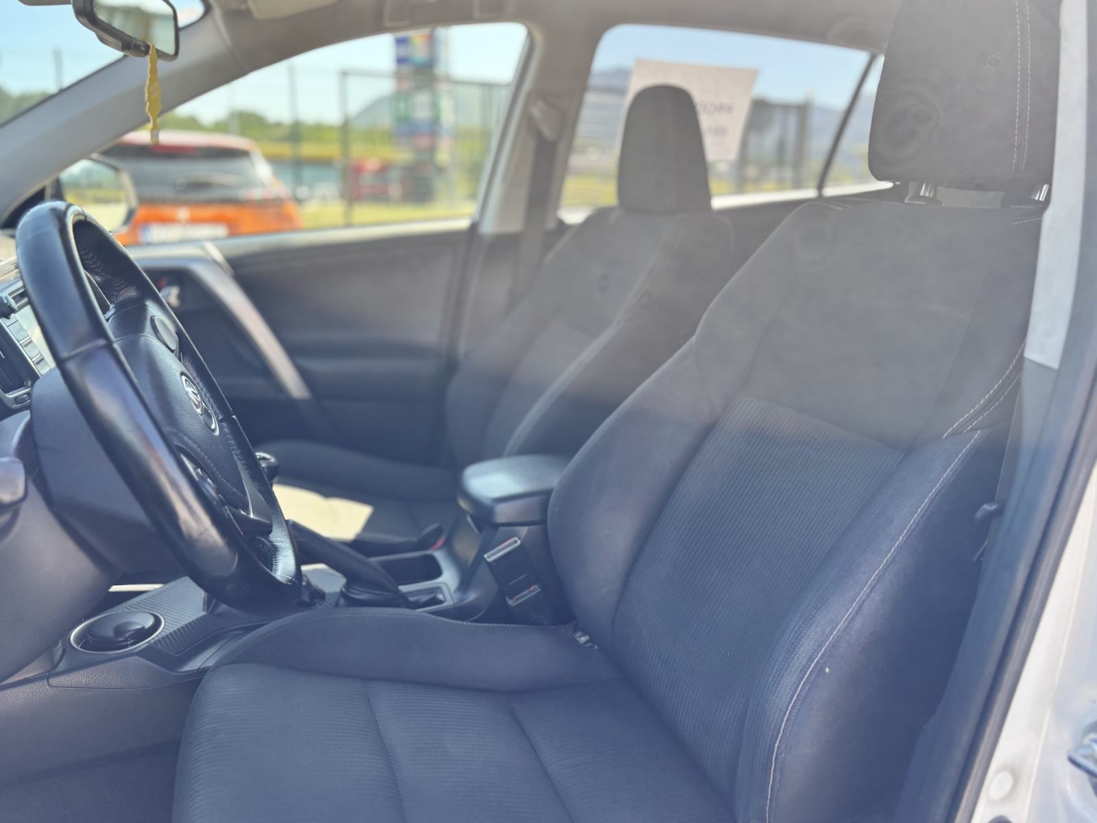 Toyota RAV4 2,0 D-4D, fotografija 12