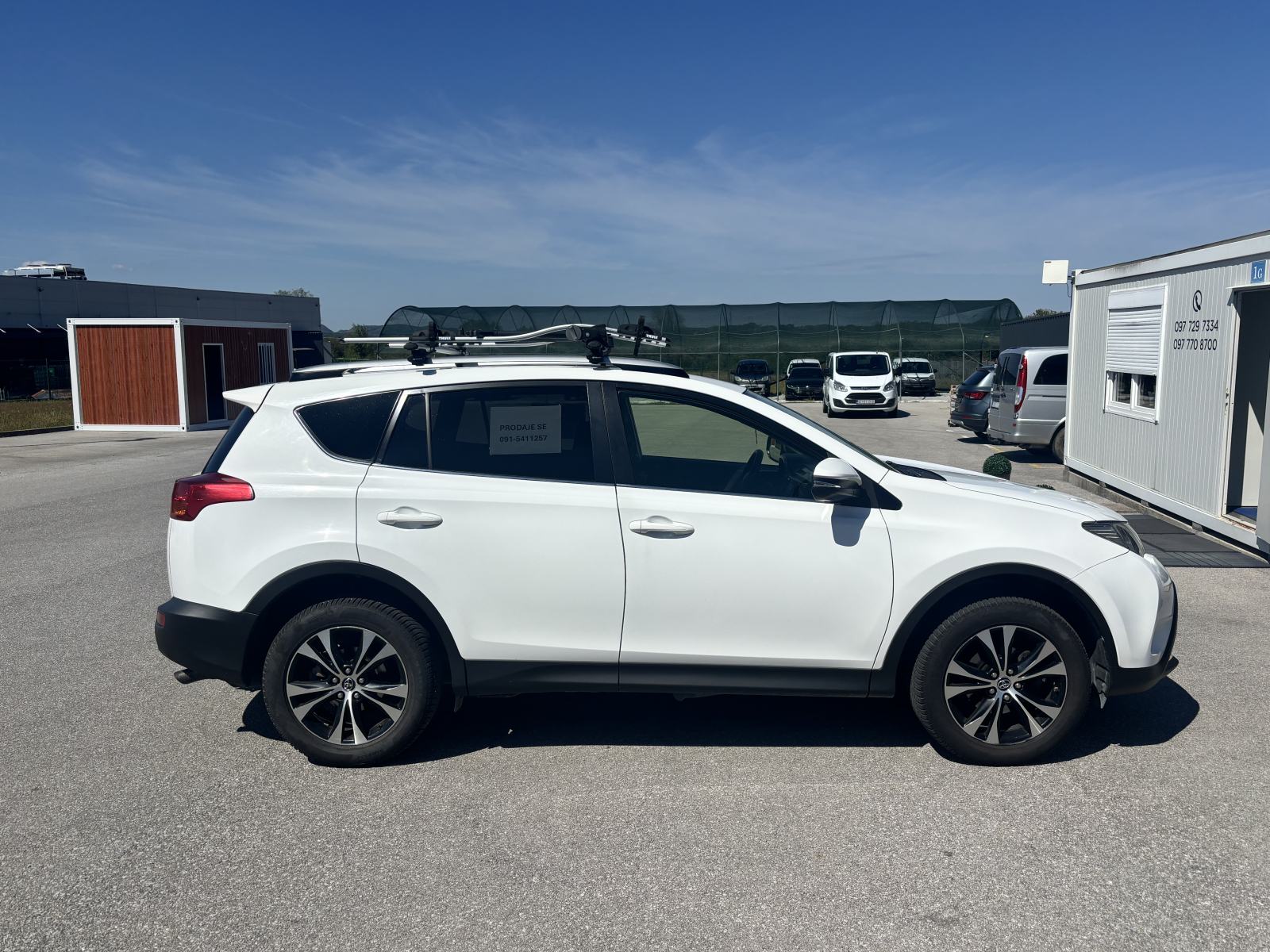 Toyota RAV4 2,0 D-4D, fotografija 7