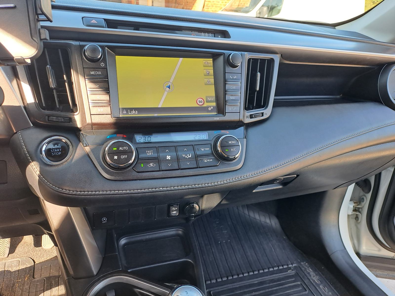 Toyota RAV4 2,0 D-4D, fotografija 7