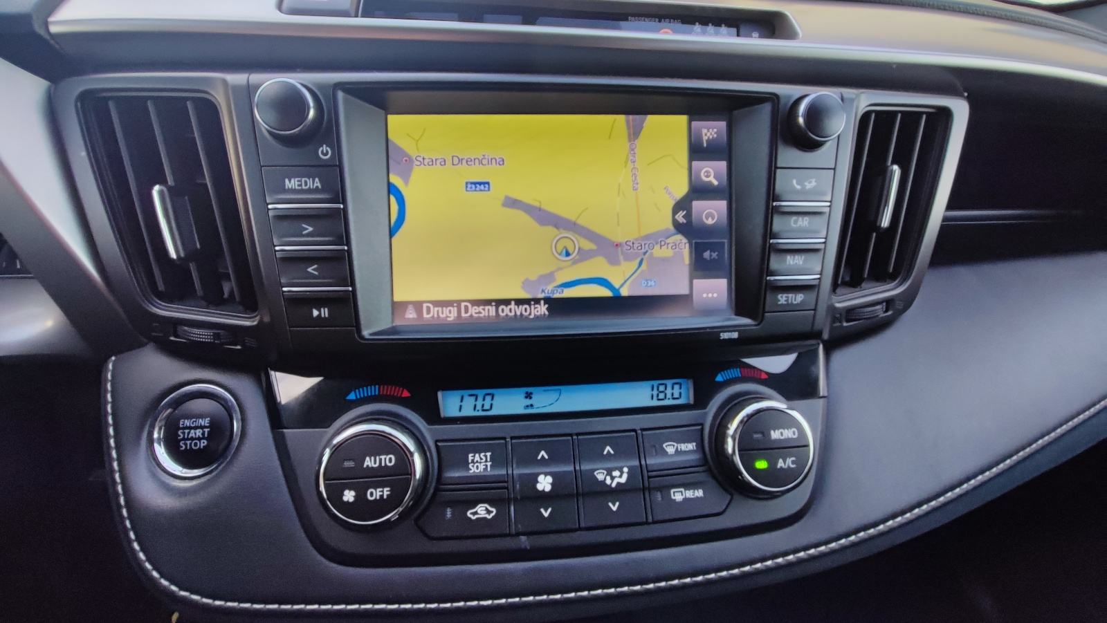 Toyota RAV4 2,0 D-4D Style. 74.000km. Full LED. Navi, fotografija 14