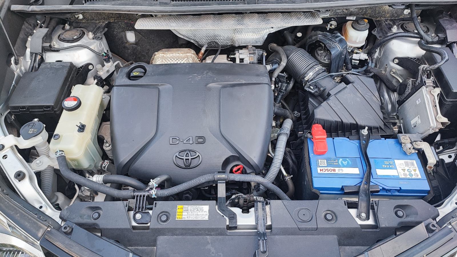 Toyota RAV4 2,0 D-4D Style. 74.000km. Full LED. Navi, fotografija 19