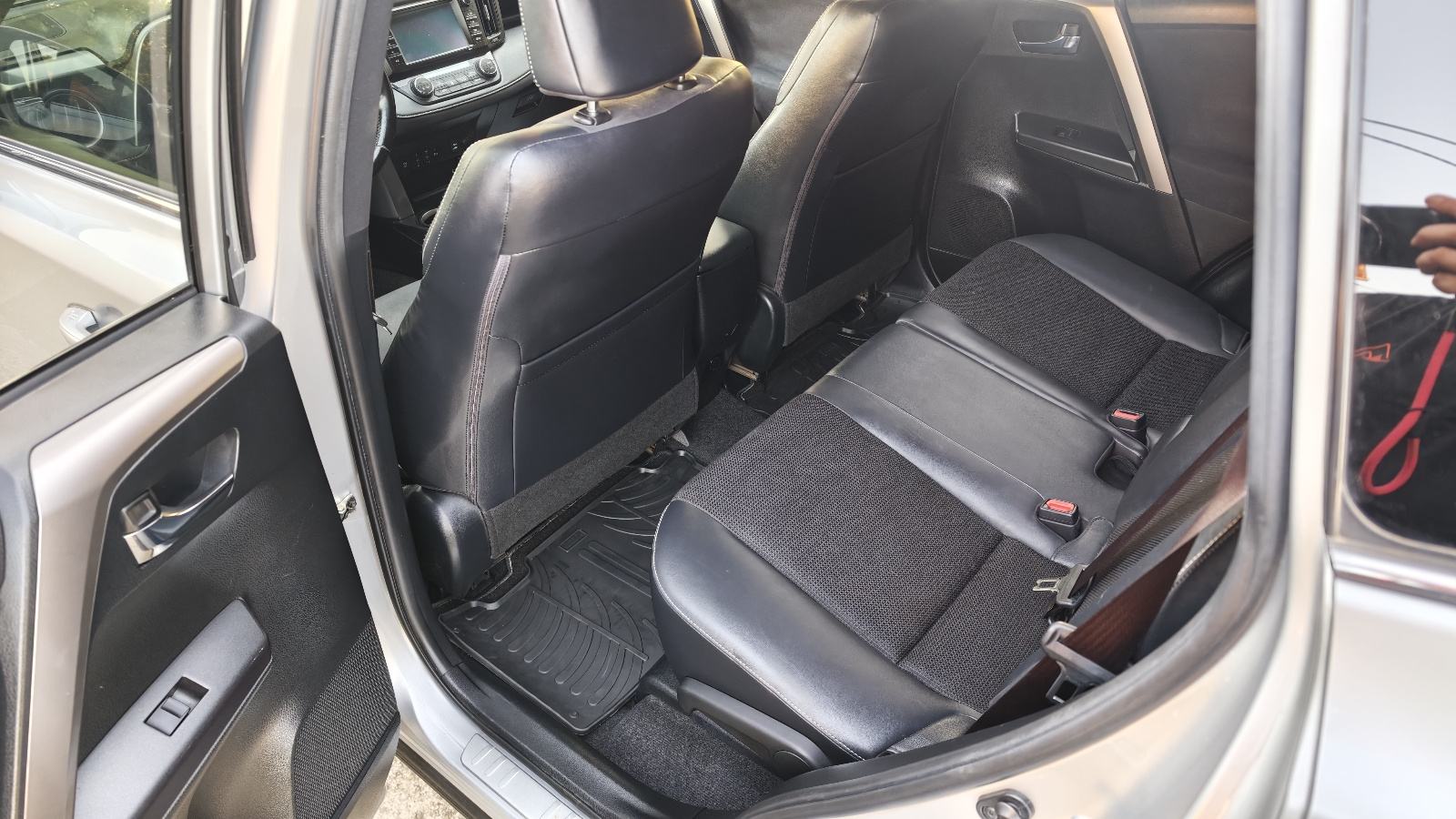 Toyota RAV4 2,0 D-4D Style. 74.000km. Full LED. Navi, fotografija 9