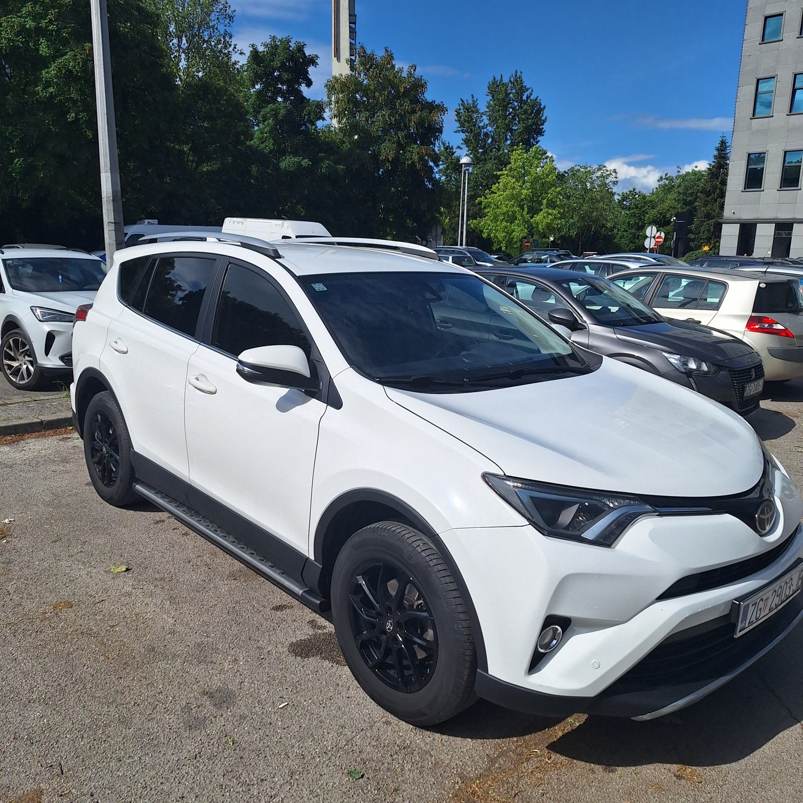 Toyota RAV4 2,0 diesel, 143 KS, odlično stanje., fotografija 3