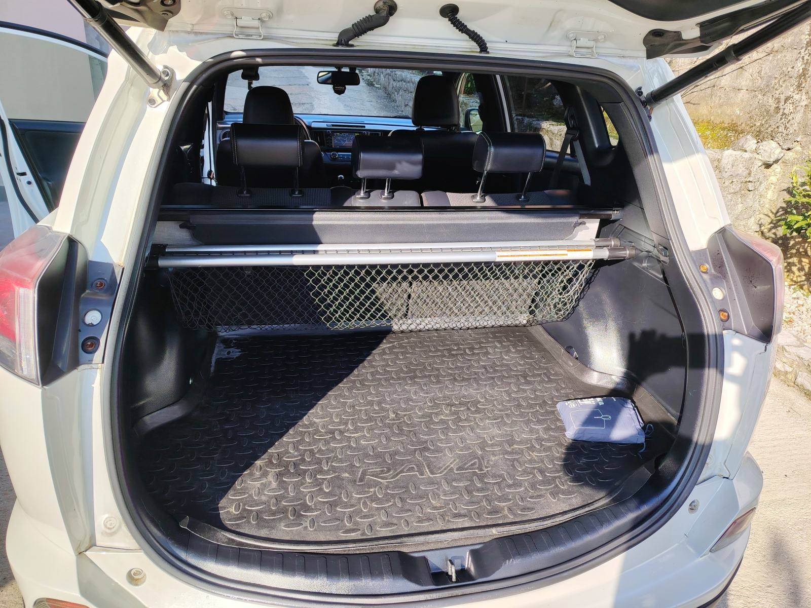 Toyota RAV4, upravo reg. do 5mj/27, fotografija 10