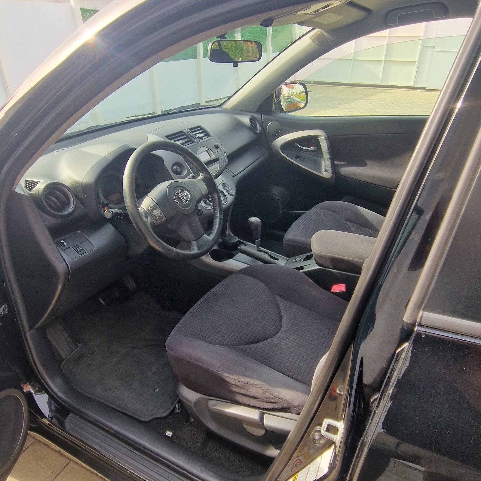 Toyota RAV4 2,0 VVT-i Automatik 4x4 •HR auto • 149.ooo km, fotografija 10