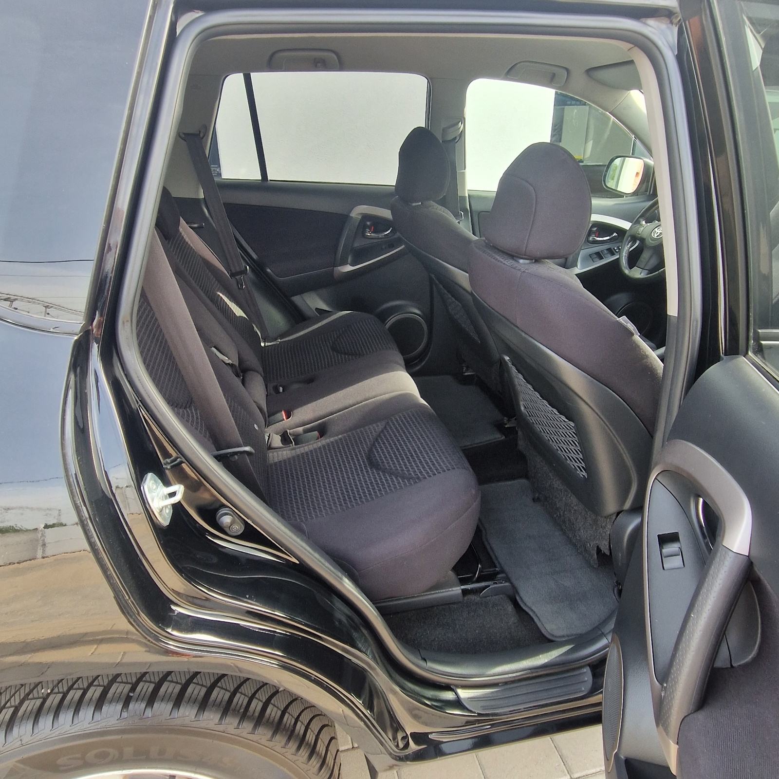Toyota RAV4 2,0 VVT-i Automatik 4x4 •HR auto • 149.ooo km, fotografija 12