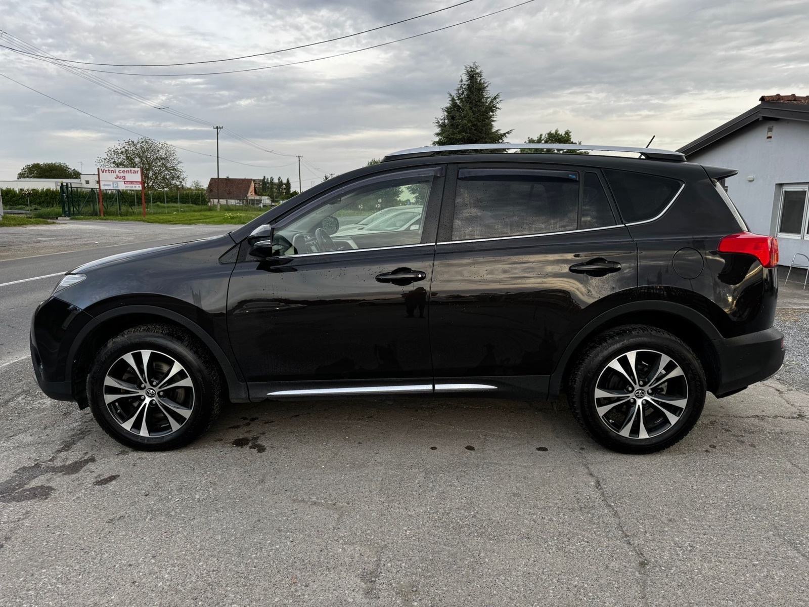 Toyota RAV4 2,2 automatik, servisna povijest, navi, alu, gr.sjedala, fotografija 6