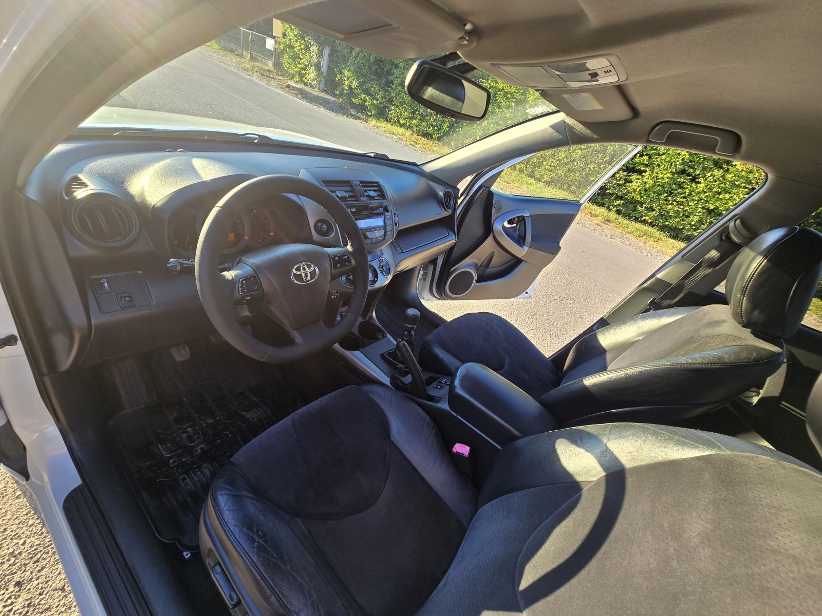 Toyota RAV4 2,2 D-4D 4x4 110 kw reg može zamjena, fotografija 11