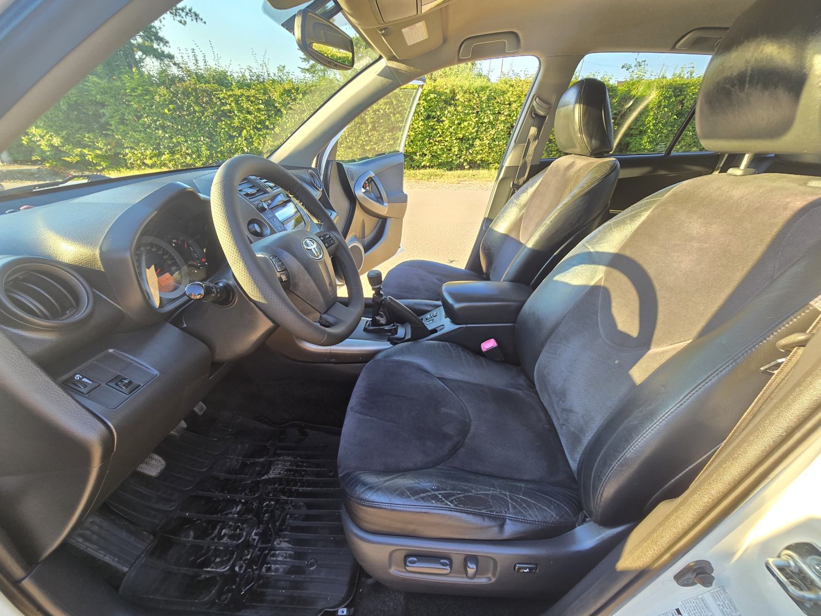 Toyota RAV4 2,2 D-4D 4x4 110 kw reg može zamjena, fotografija 10