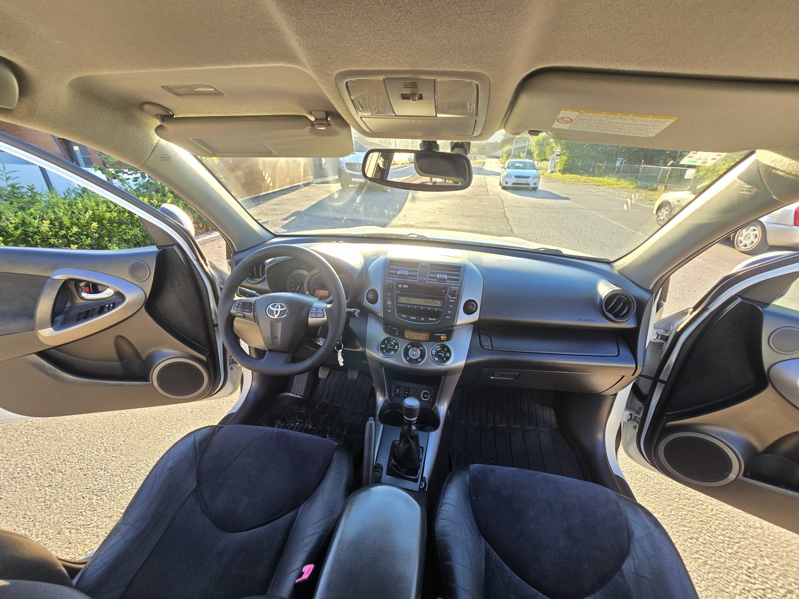Toyota RAV4 2,2 D-4D 4x4 110 kw reg može zamjena, fotografija 18