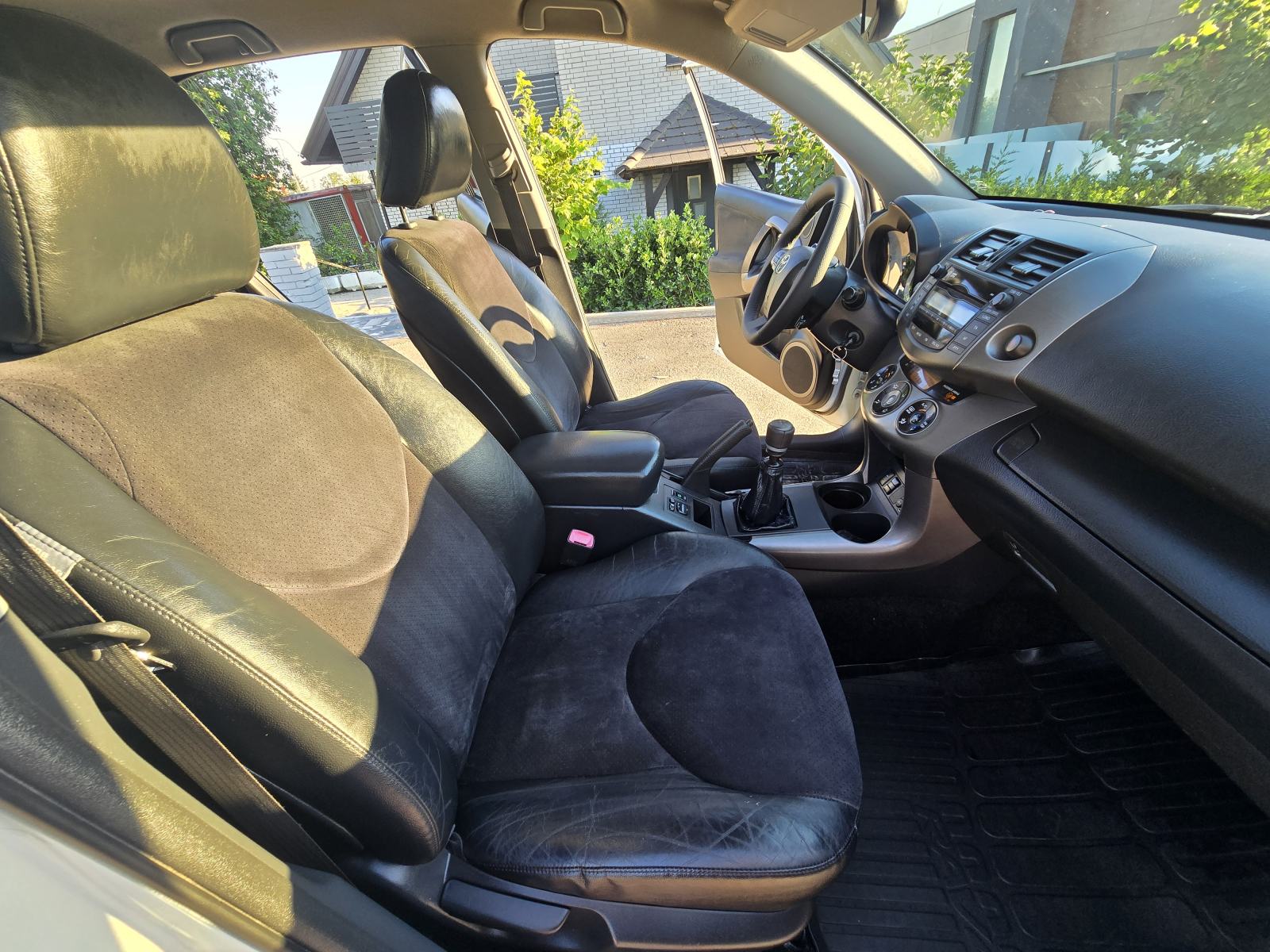 Toyota RAV4 2,2 D-4D 4x4 110 kw reg može zamjena, fotografija 17