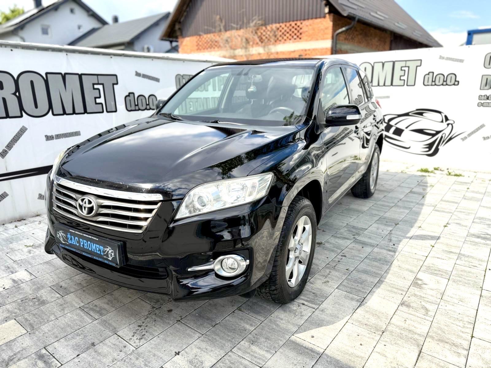 Toyota RAV4 2,2 D-4D 4x4 == ODLIČAN AUTO == KRED- KART**HR- AUTO**, fotografija 15