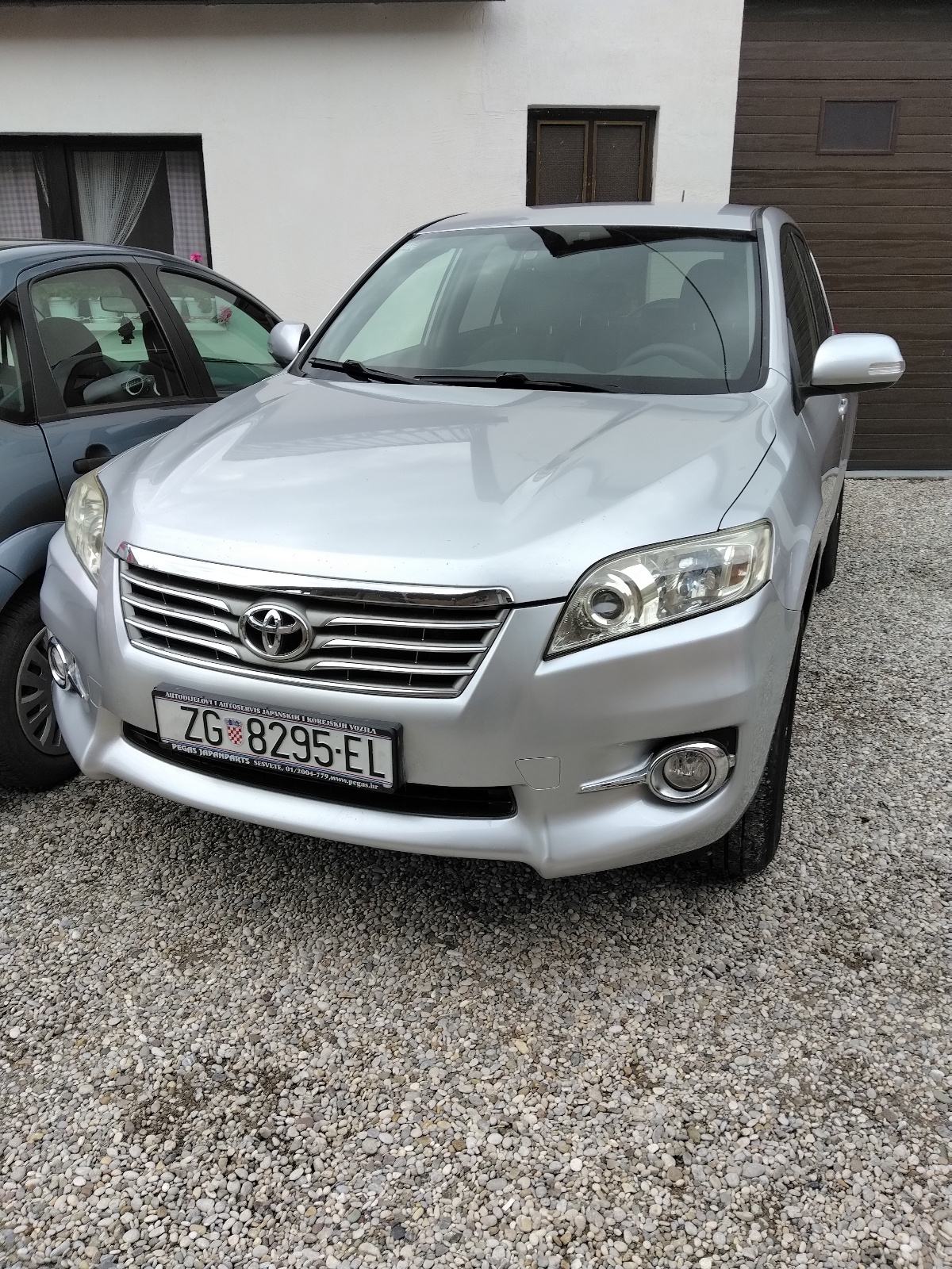 Toyota RAV4 2,2 D-4D, fotografija 4