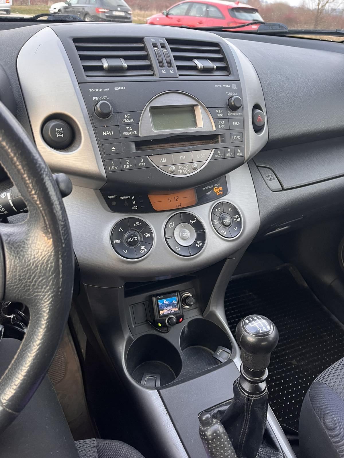 Toyota RAV4 2,2 D-4D, fotografija 10
