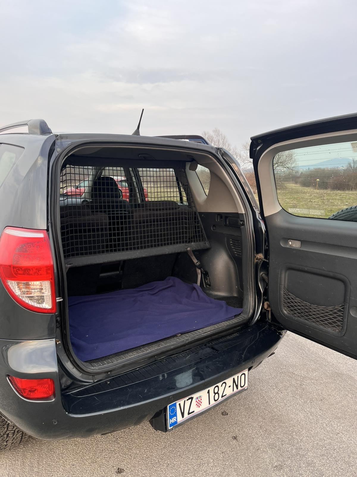Toyota RAV4 2,2 D-4D, fotografija 7