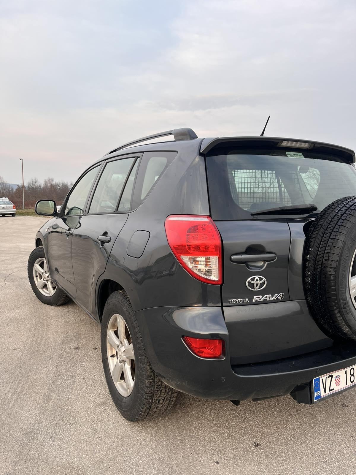 Toyota RAV4 2,2 D-4D, fotografija 8