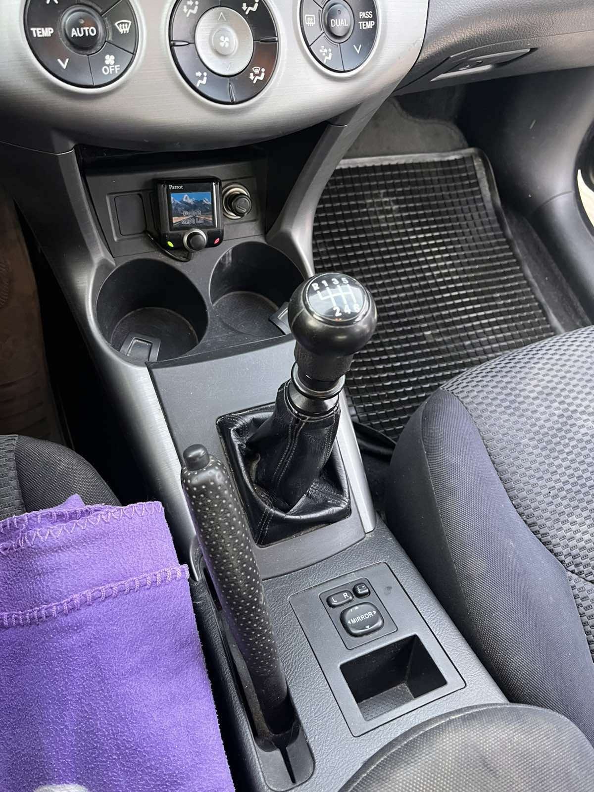 Toyota RAV4 2,2 D-4D, fotografija 13
