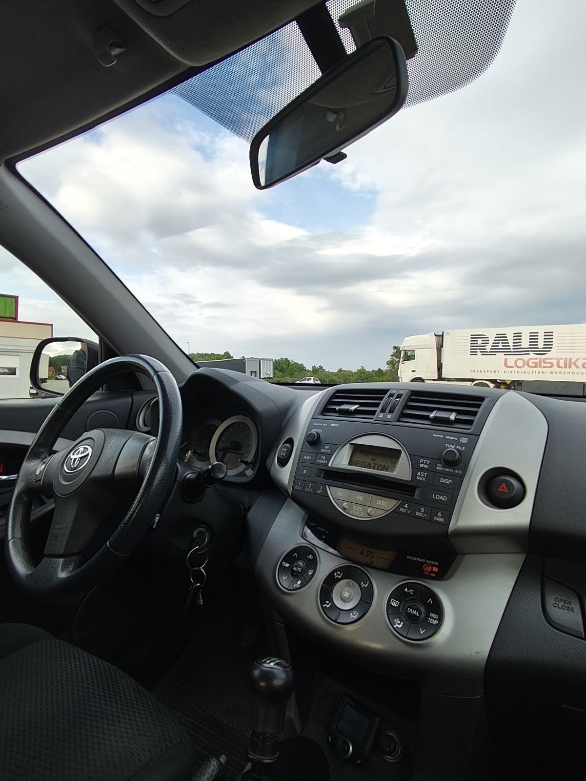 Toyota RAV4 2,2 D-4D, fotografija 17