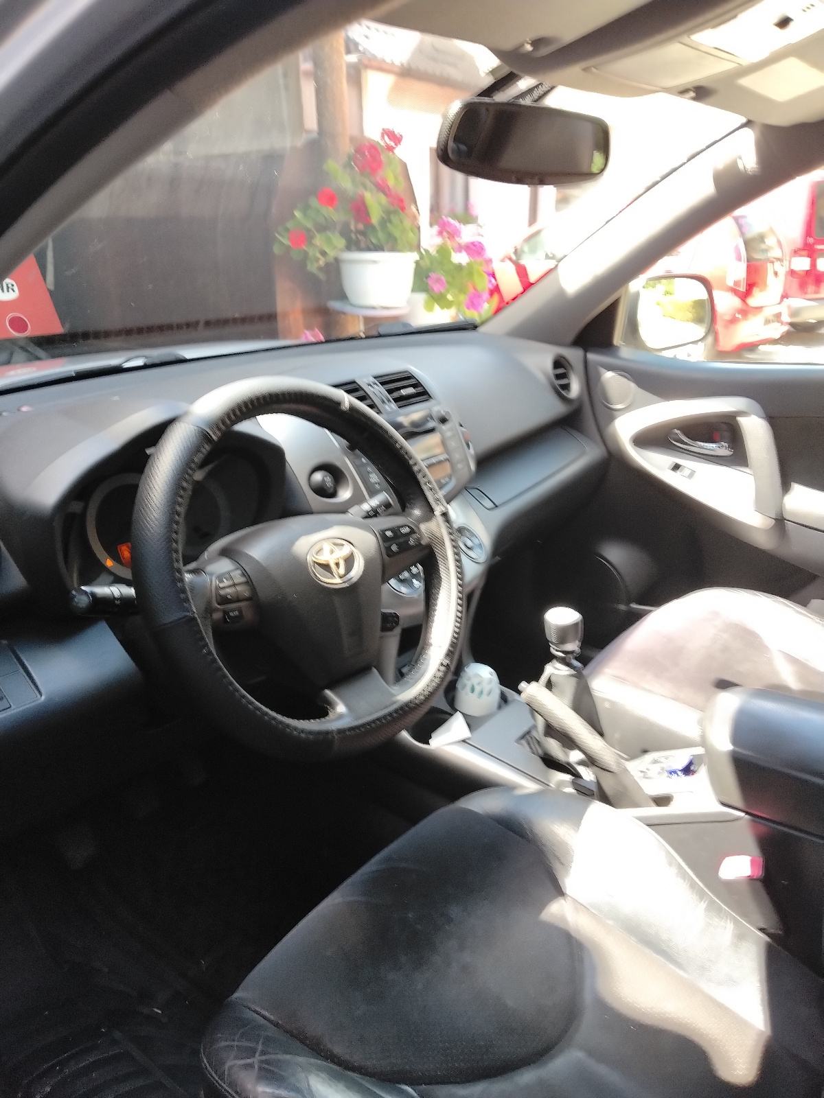 Toyota RAV4 2,2 D-4D, fotografija 10
