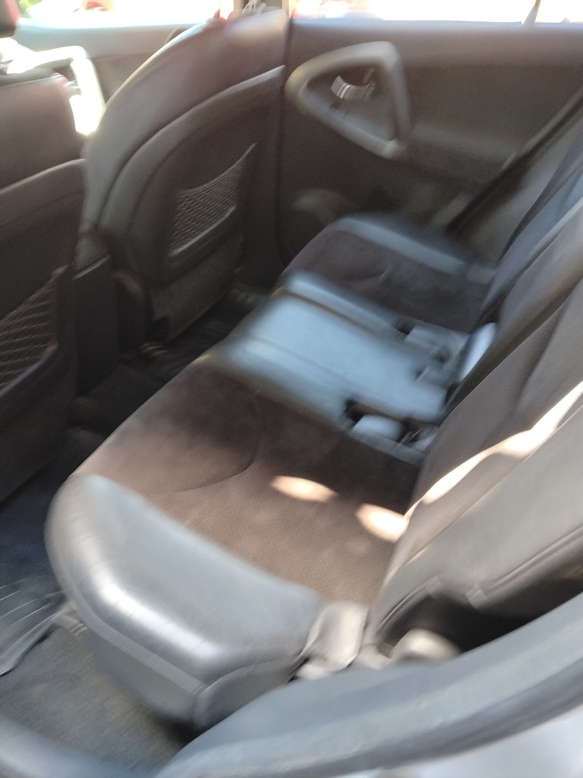 Toyota RAV4 2,2 D-4D, fotografija 9