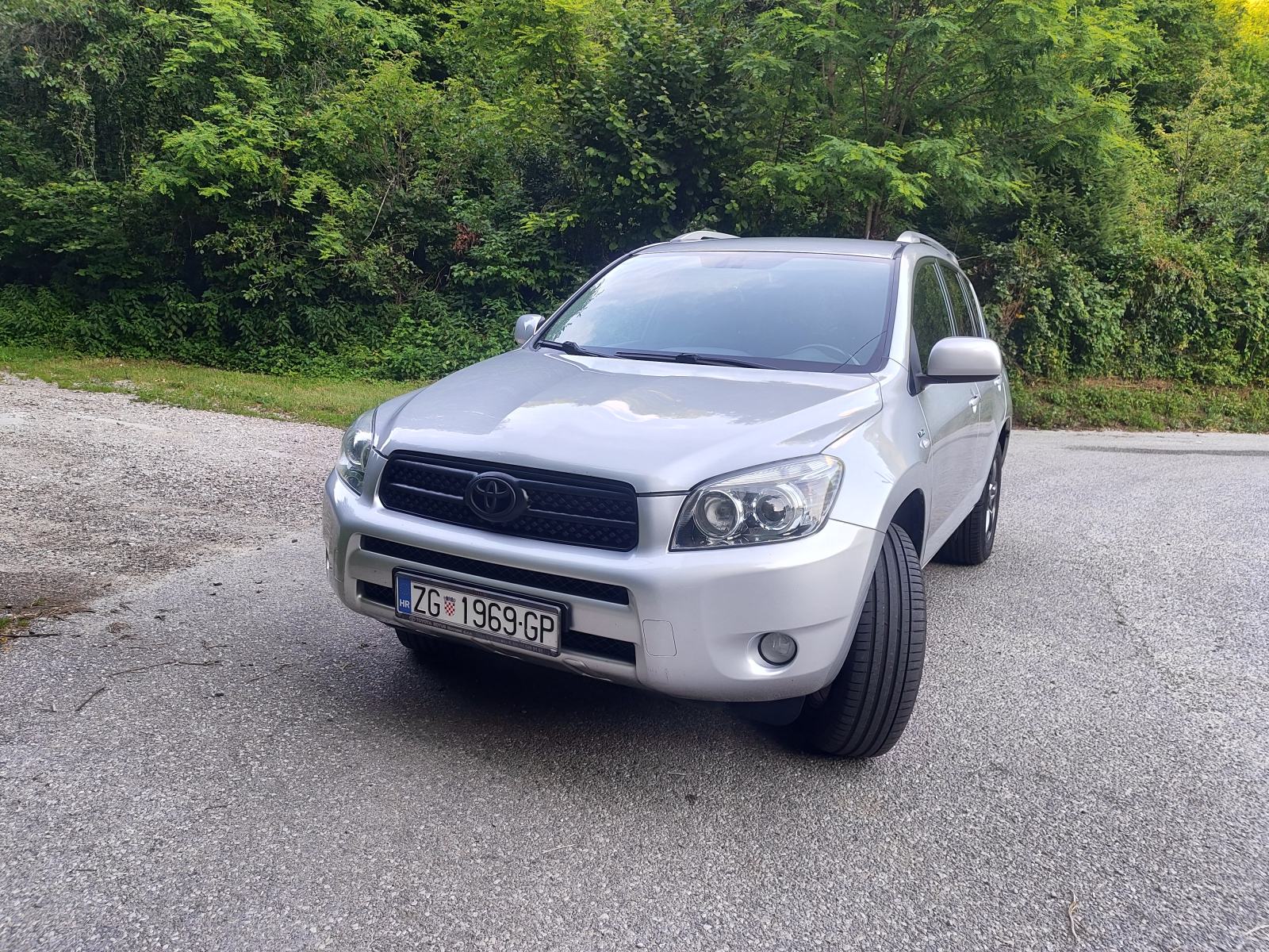 Toyota RAV4 2,2 D-4D, fotografija 2