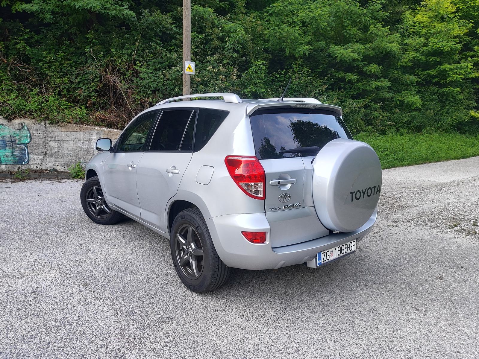 Toyota RAV4 2,2 D-4D, fotografija 4