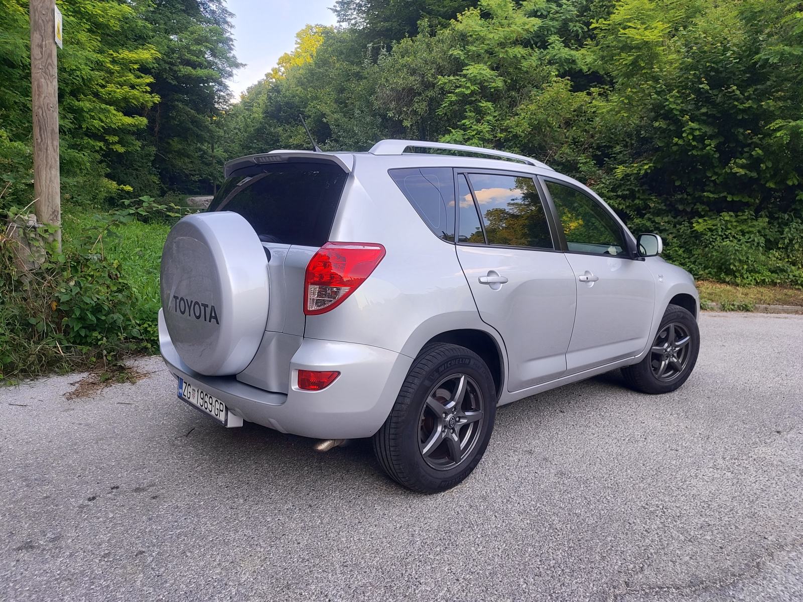 Toyota RAV4 2,2 D-4D, fotografija 7