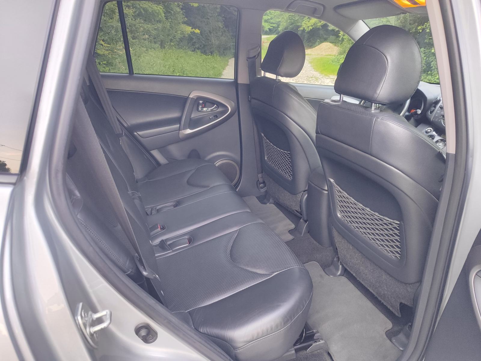 Toyota RAV4 2,2 D-4D, fotografija 9