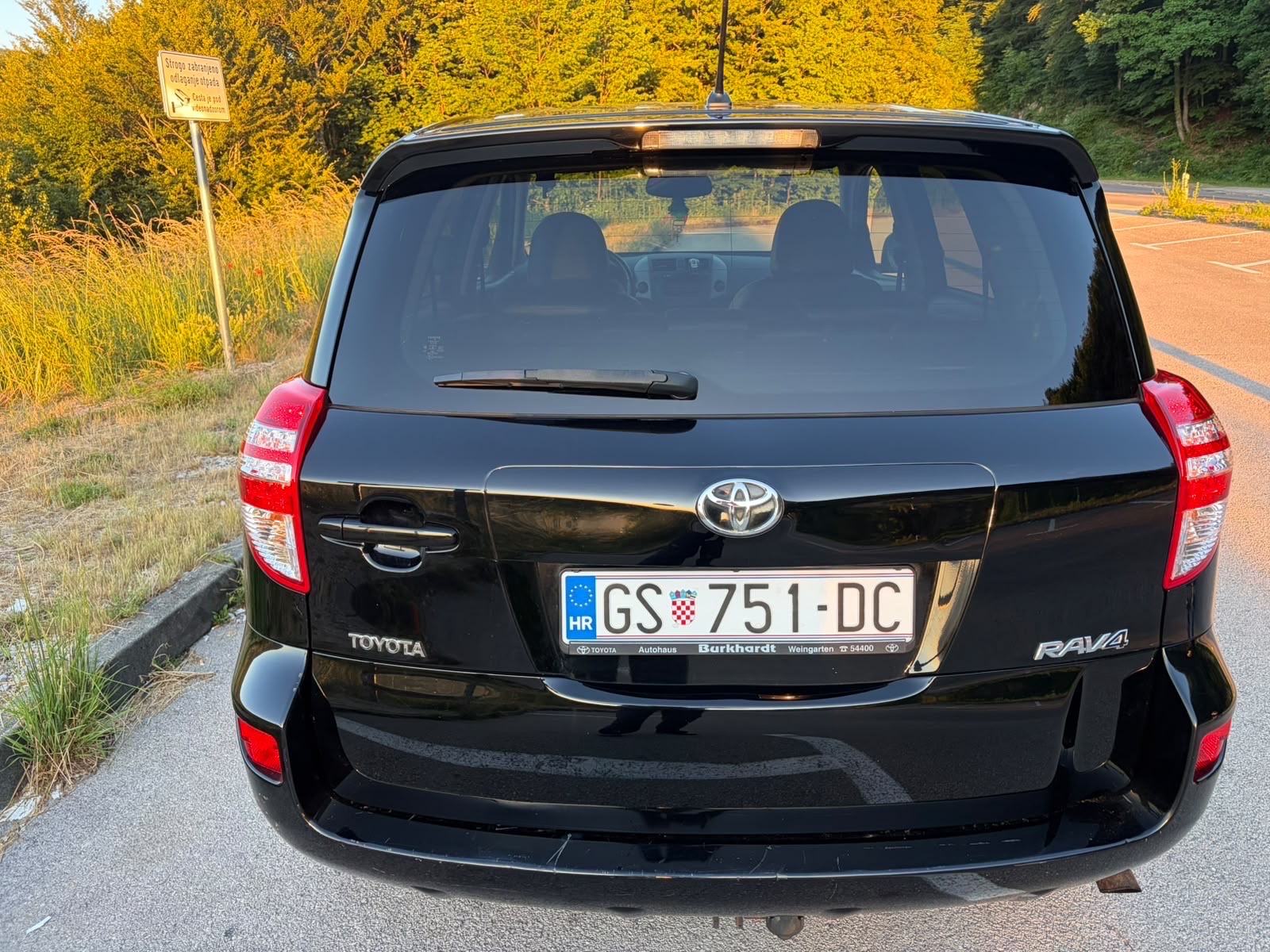 Toyota RAV4 2,2 D-4D, fotografija 3
