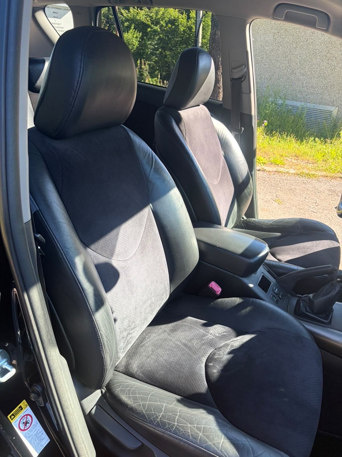 Toyota RAV4 2,2 D-4D, fotografija 10