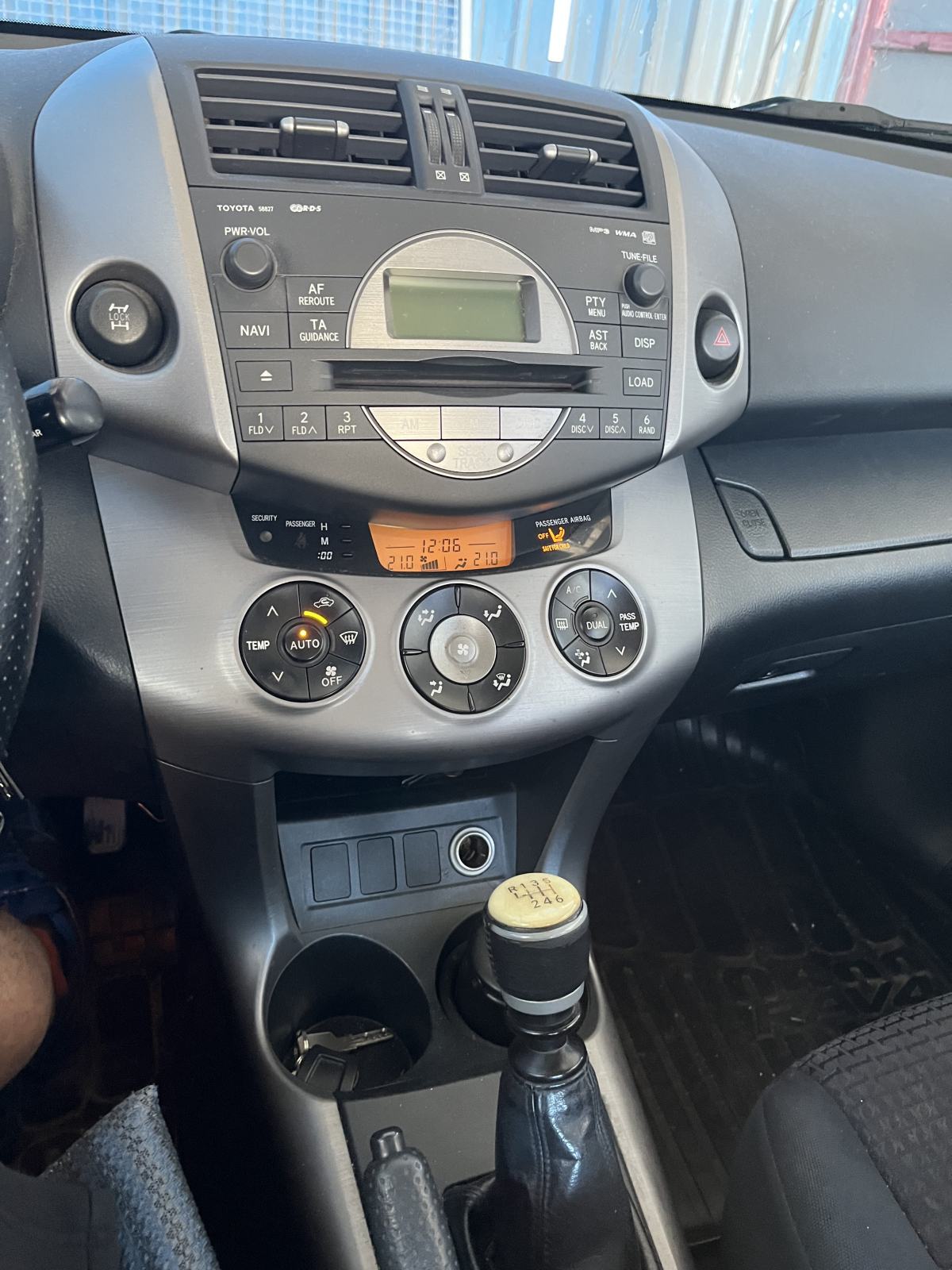 Toyota RAV4 2,2 D-4D, fotografija 4