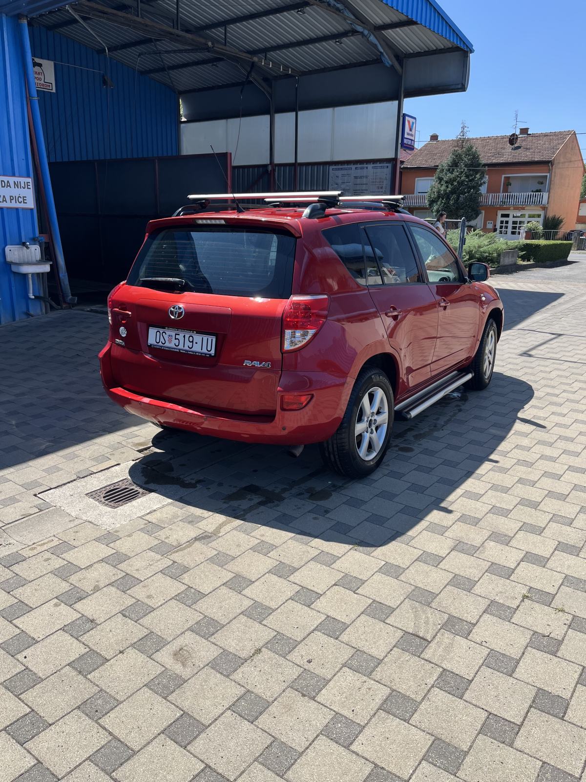 Toyota RAV4 2,2 D-4D, fotografija 11