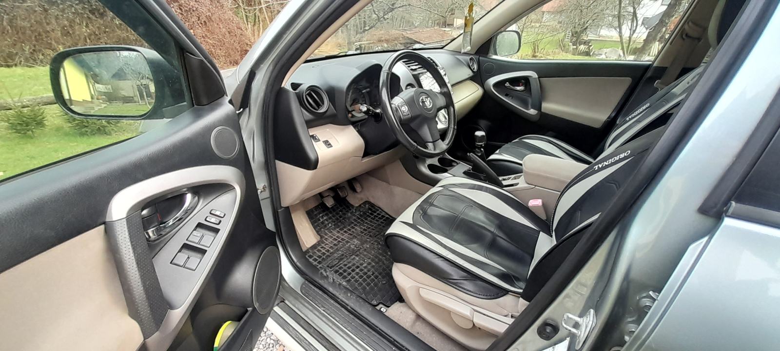 Toyota RAV4 2,2 D-4D, fotografija 6