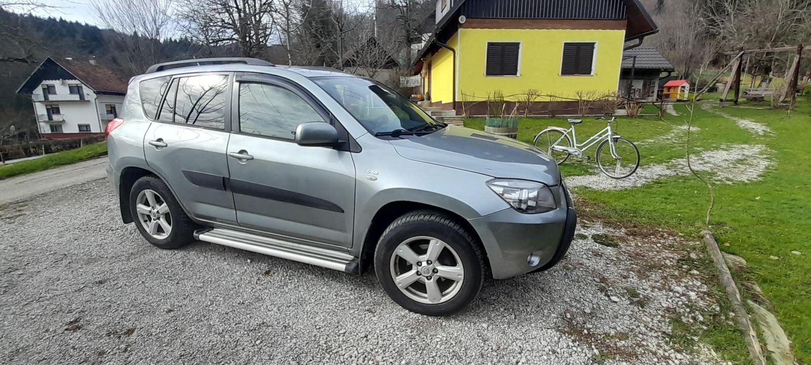 Toyota RAV4 2,2 D-4D, fotografija 2