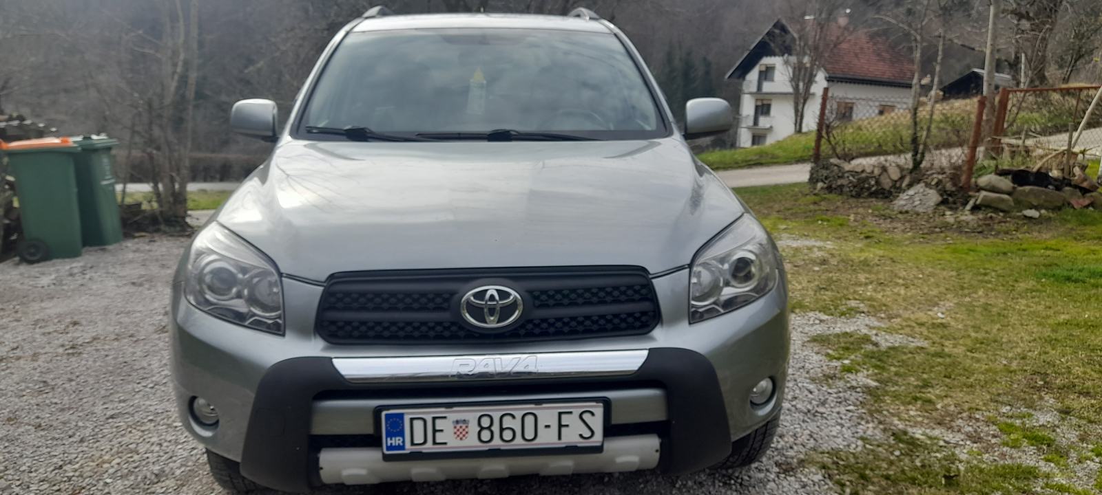 Toyota RAV4 2,2 D-4D, fotografija 3