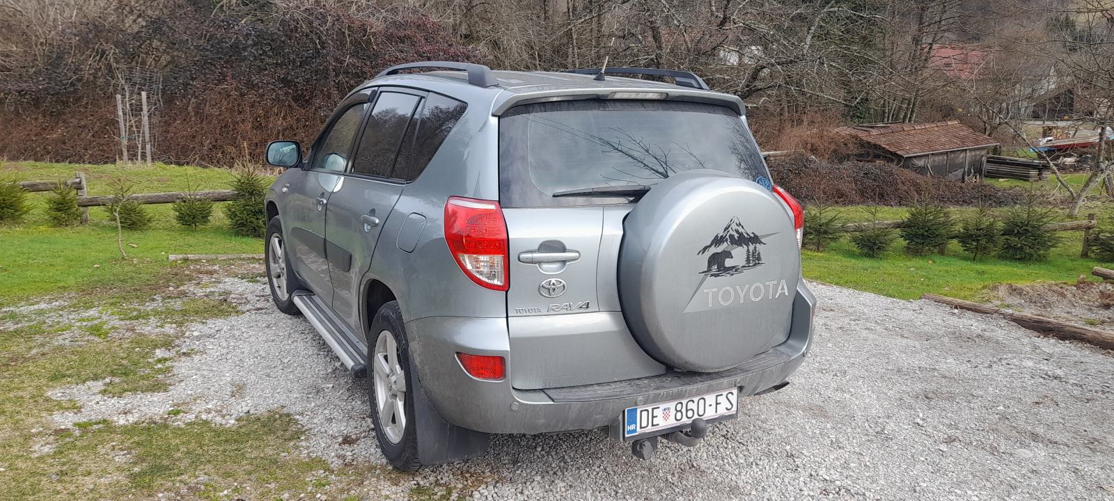 Toyota RAV4 2,2 D-4D, fotografija 5