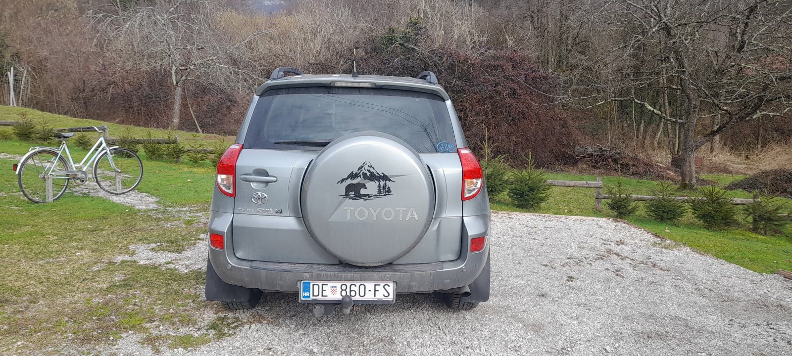 Toyota RAV4 2,2 D-4D, fotografija 4