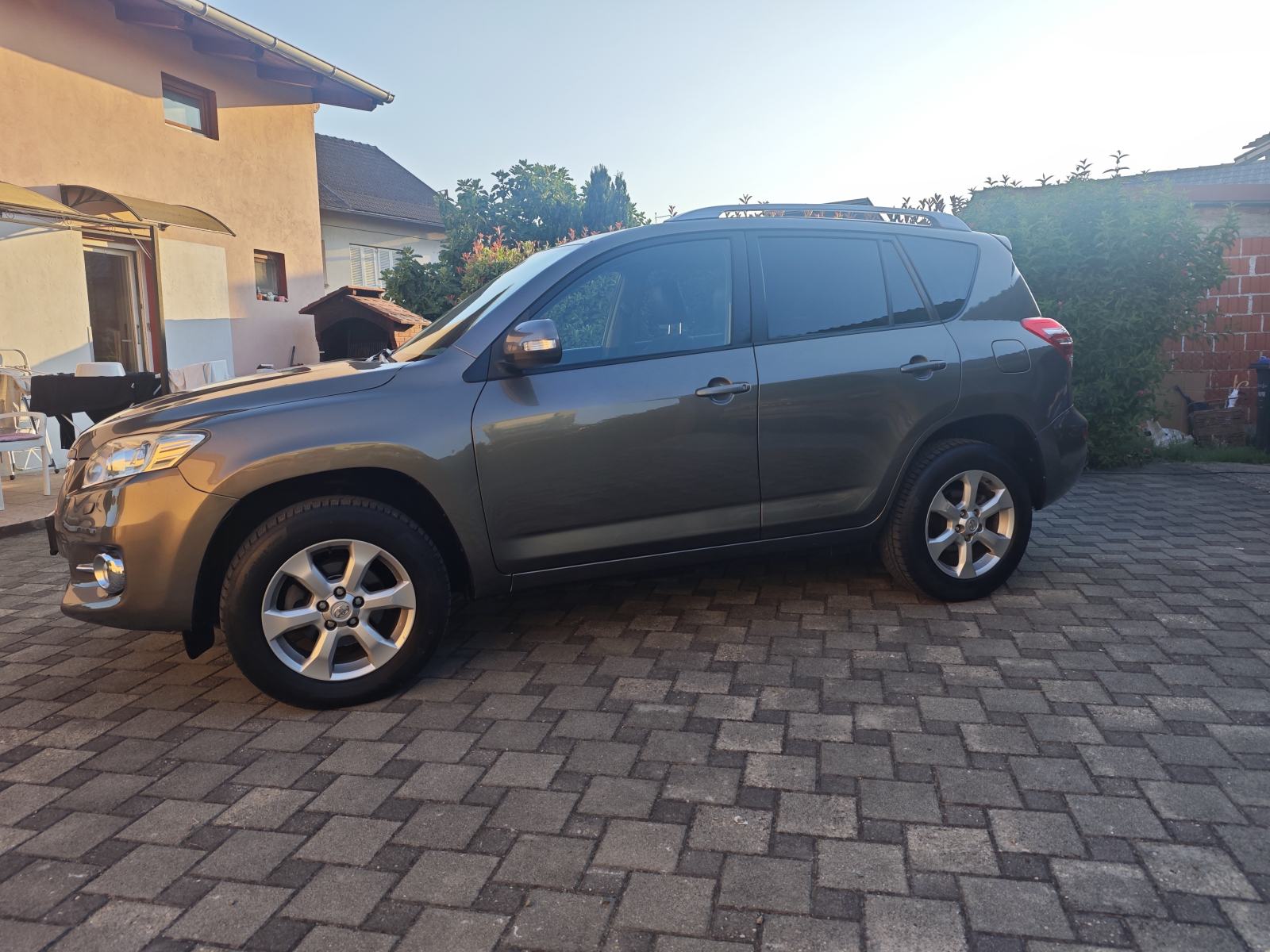 Toyota RAV4 2,2 D-4D Sport, fotografija 4