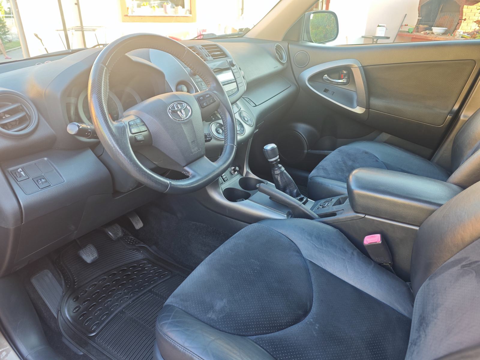 Toyota RAV4 2,2 D-4D Sport, fotografija 11