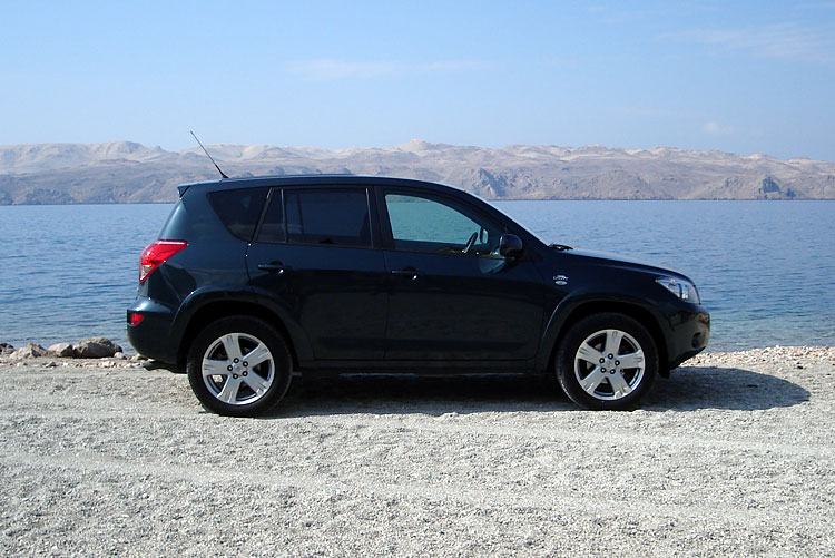Toyota RAV4 2,2 D-4D X Sport, fotografija 2