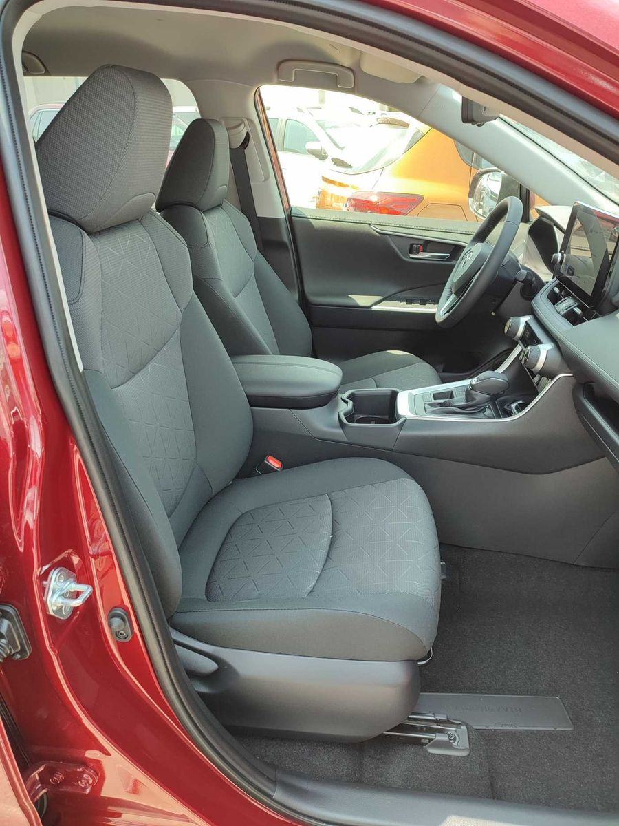 Toyota RAV4 2.5 (218 KS) Full Hybrid eCVT TOKIO CRVENA PERLA MOD 2023, fotografija 11