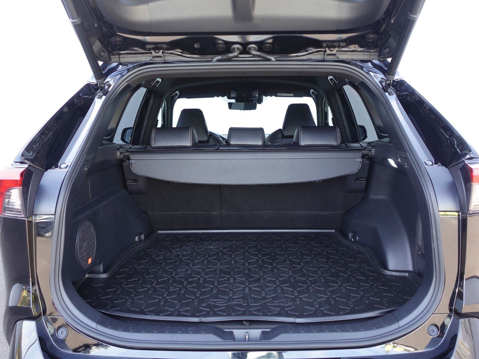 Toyota RAV4 2.5 (218 KS) Hybrid e-CVT Black Edition ACC LED KAMERA 360, fotografija 13