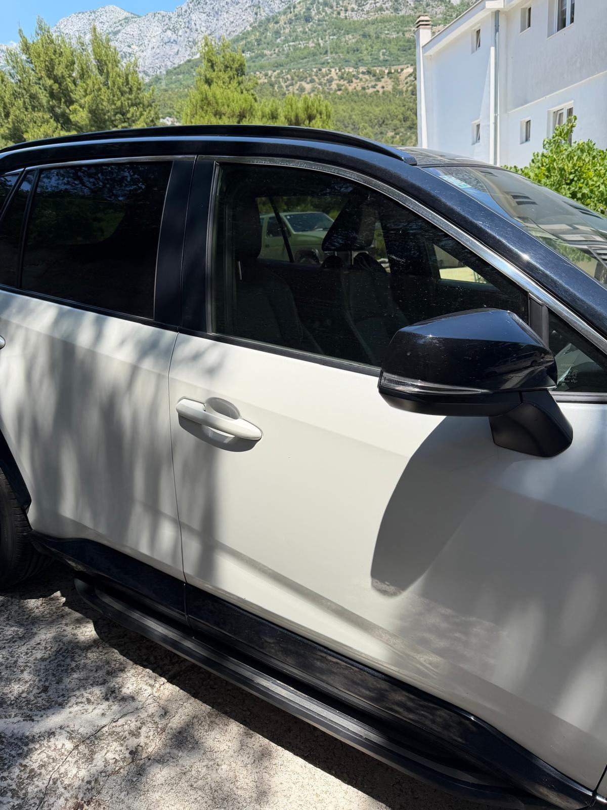 Toyota RAV4 2,5 automatik FULL OPREMA, fotografija 4