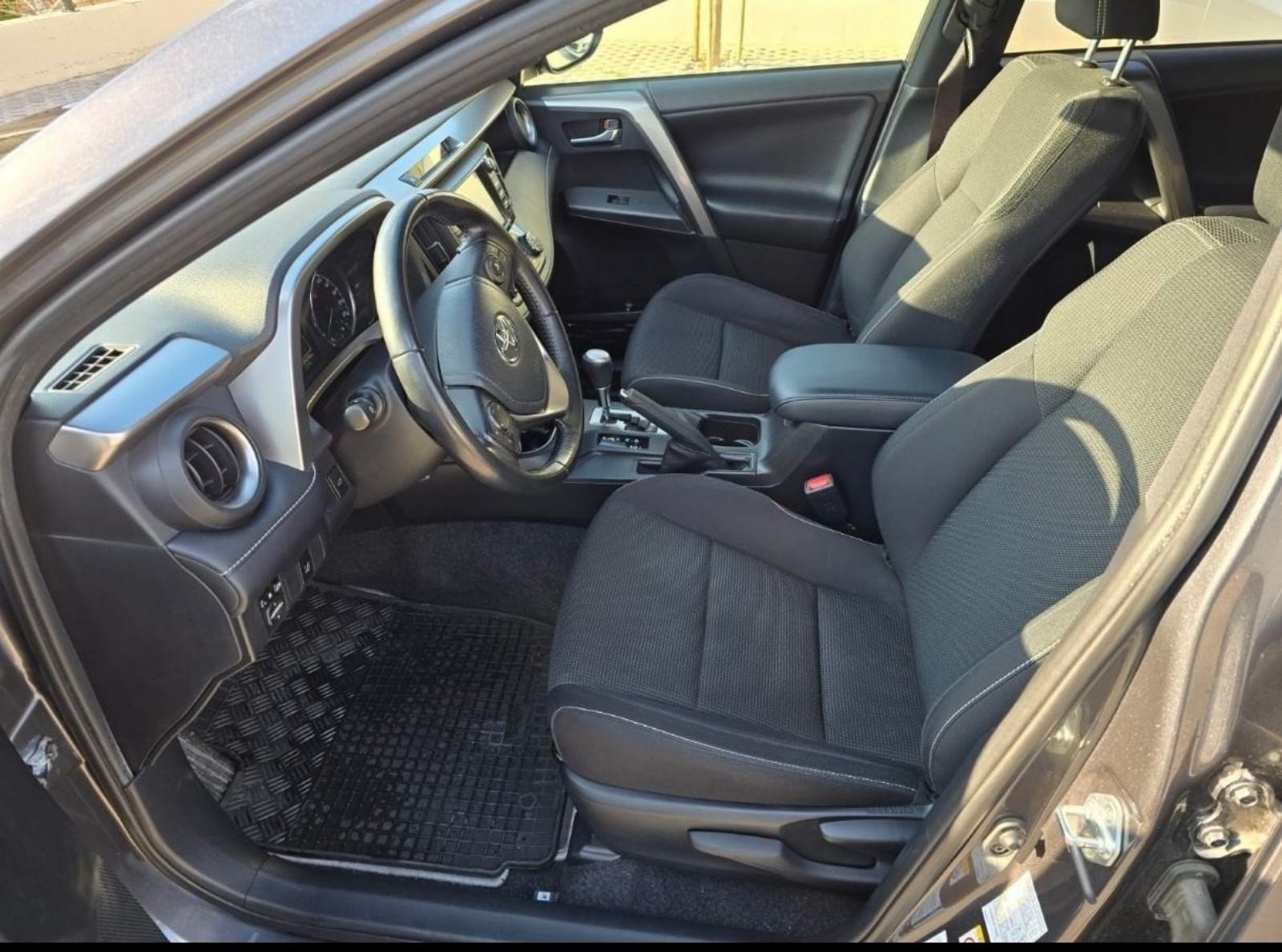 TOYOTA RAV4 2,5 HYBRID, 126TKM, HR AUTO, GARAŽIRAN, GARANCIJA 3G....., fotografija 7