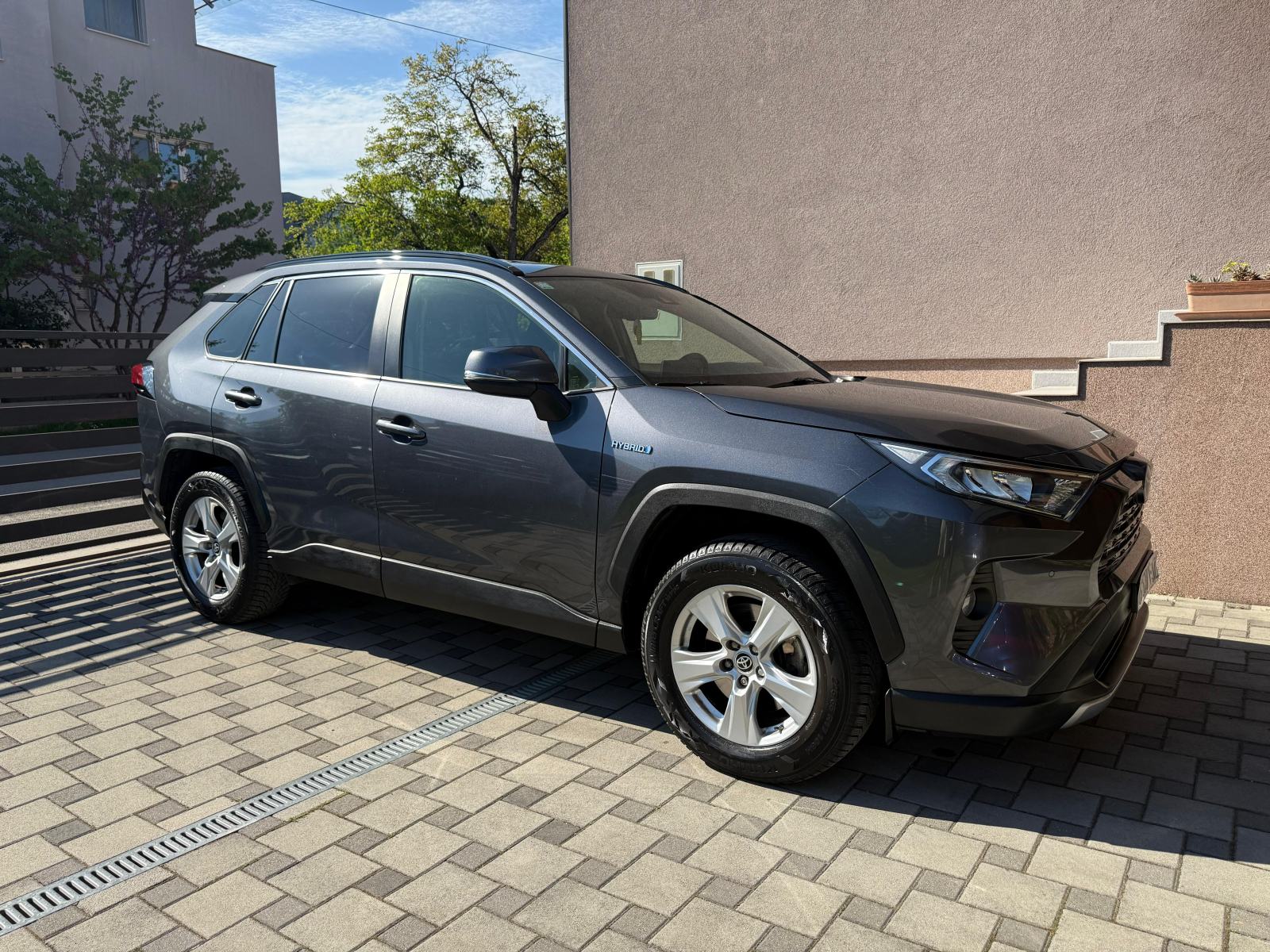 Toyota RAV4 2.5 Hybrid 222 KS, 163 kW, 2021., CVT Dynamic Business 4WD, fotografija 3