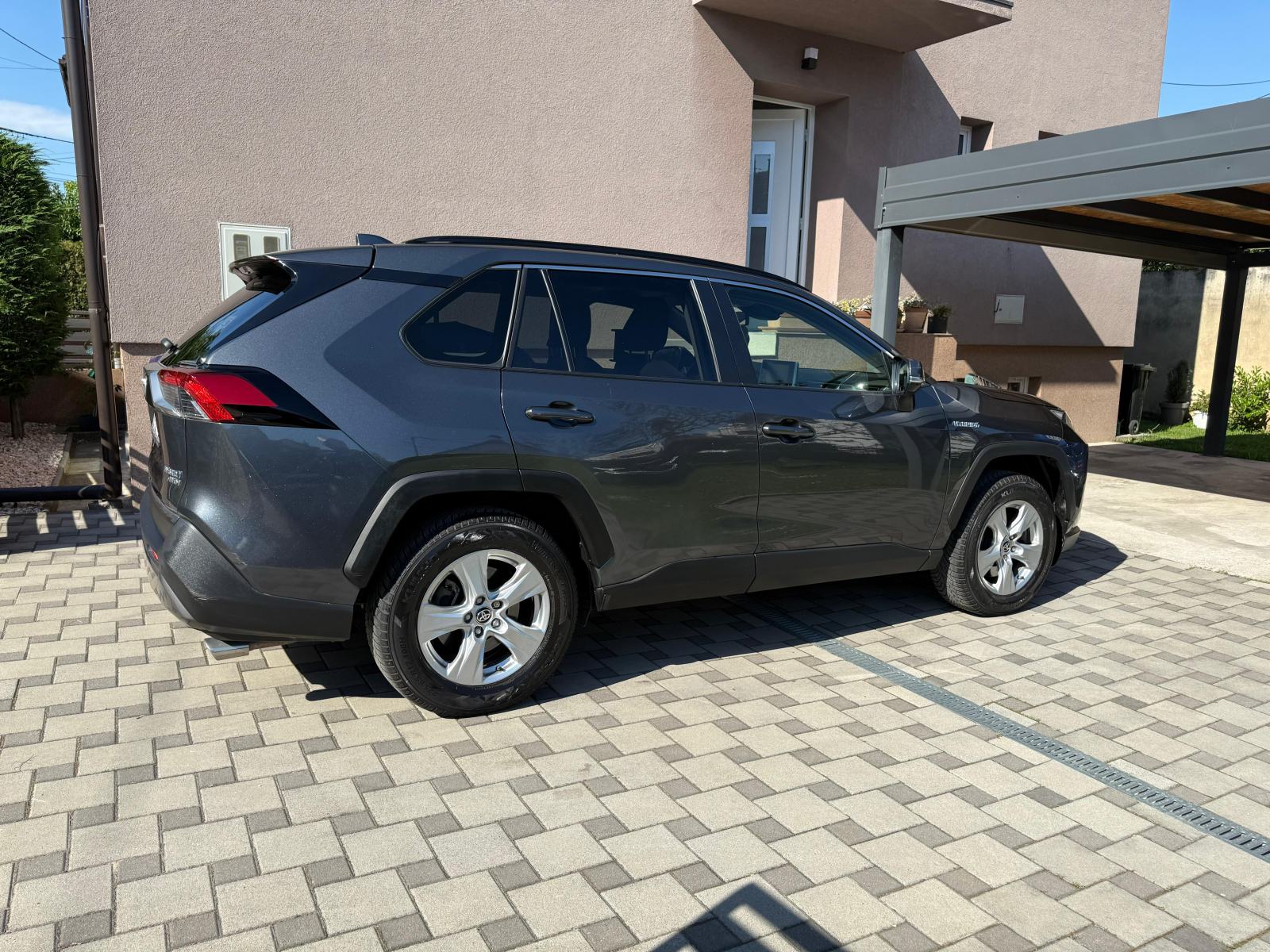 Toyota RAV4 2.5 Hybrid 222 KS, 163 kW, 2021., CVT Dynamic Business 4WD, fotografija 5