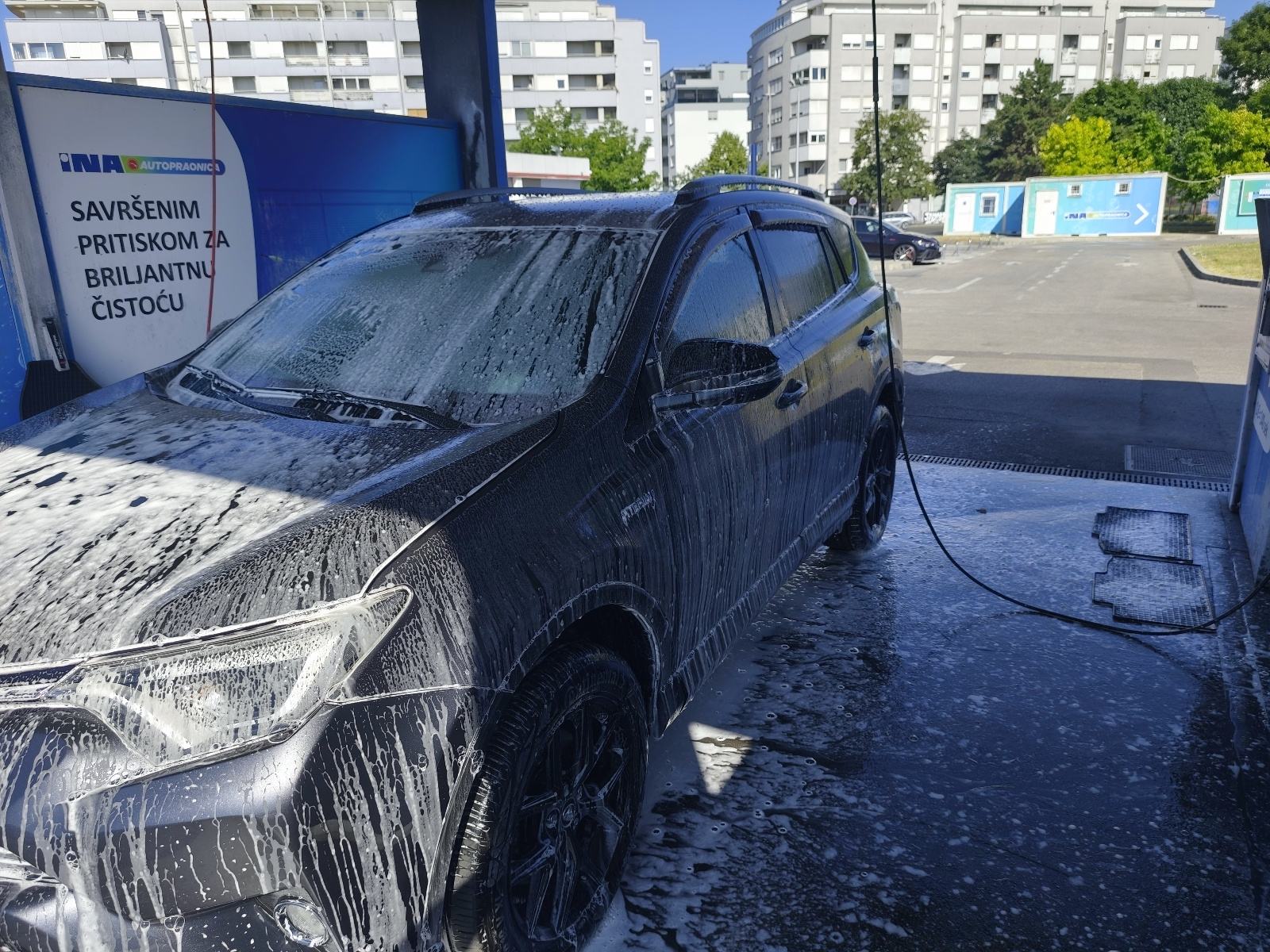 TOYOTA RAV4 2,5 HYBRID, 126TKM, HR AUTO, GARAŽIRAN, GARANCIJA 3G....., fotografija 2